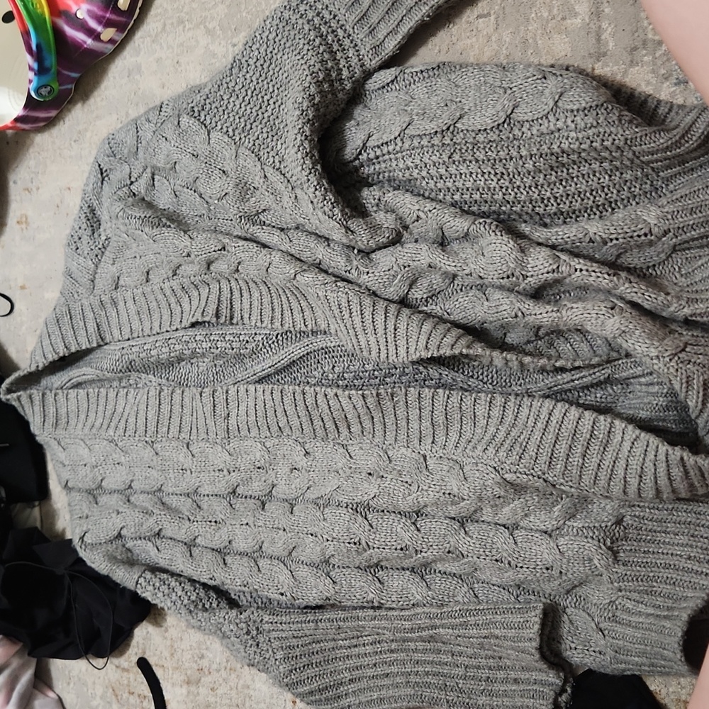 grey long sleeved sweater jacket/cardigan